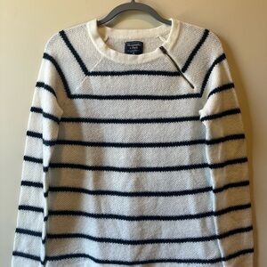 Abercrombie & Fitch Off-White Knit Sweater Sz. M